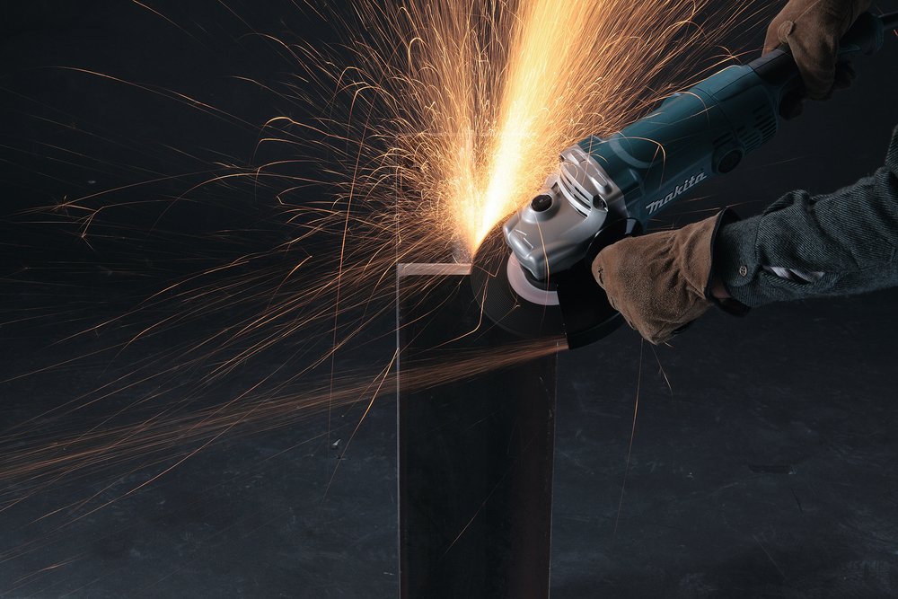 Amoladora Angular Makita GA7050 180 Mm 500 M trabajo metal 3600 W - Imagen 2