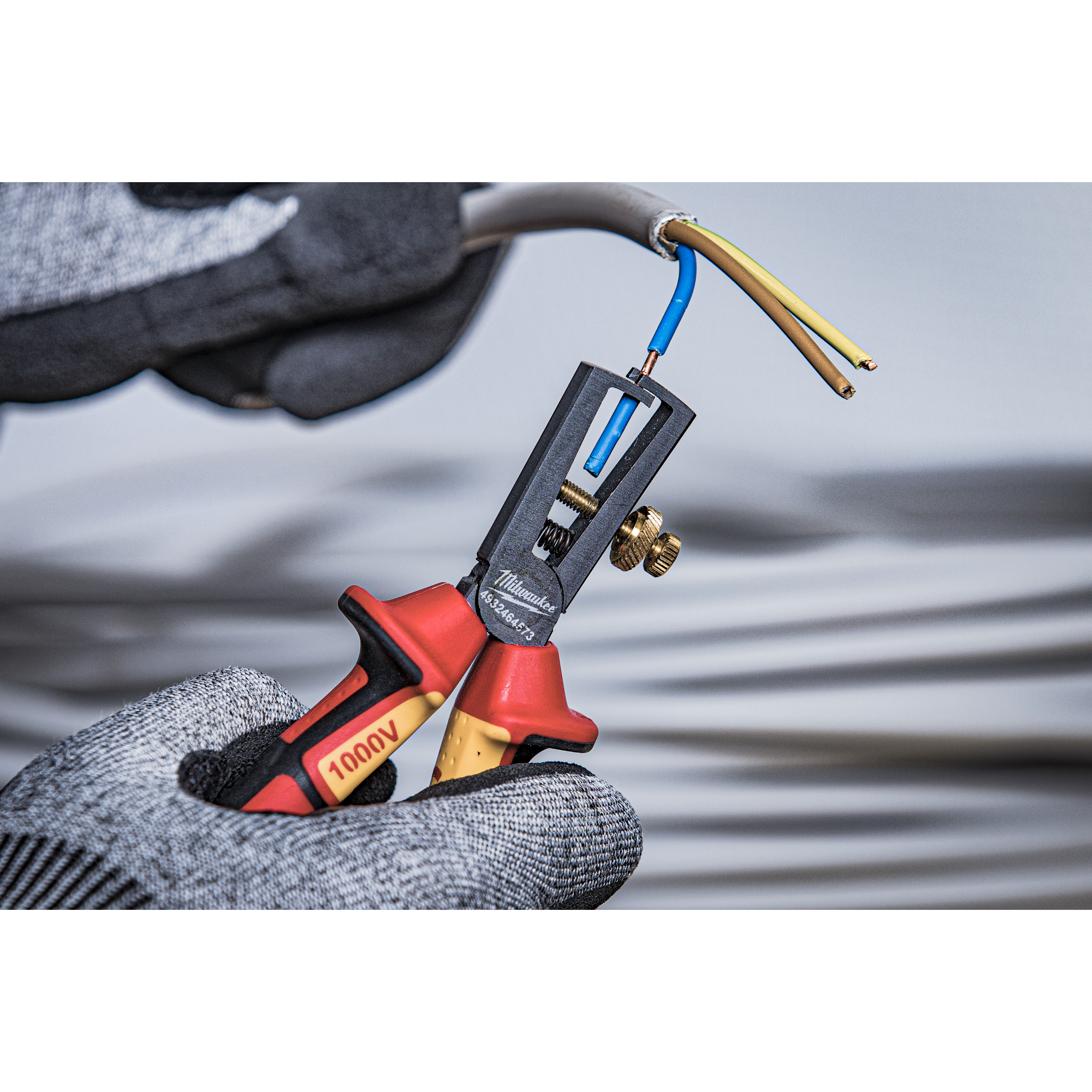 Alicate VDE pelacables VDE Wire Stripping Plier Milwaukee - Imagen 3