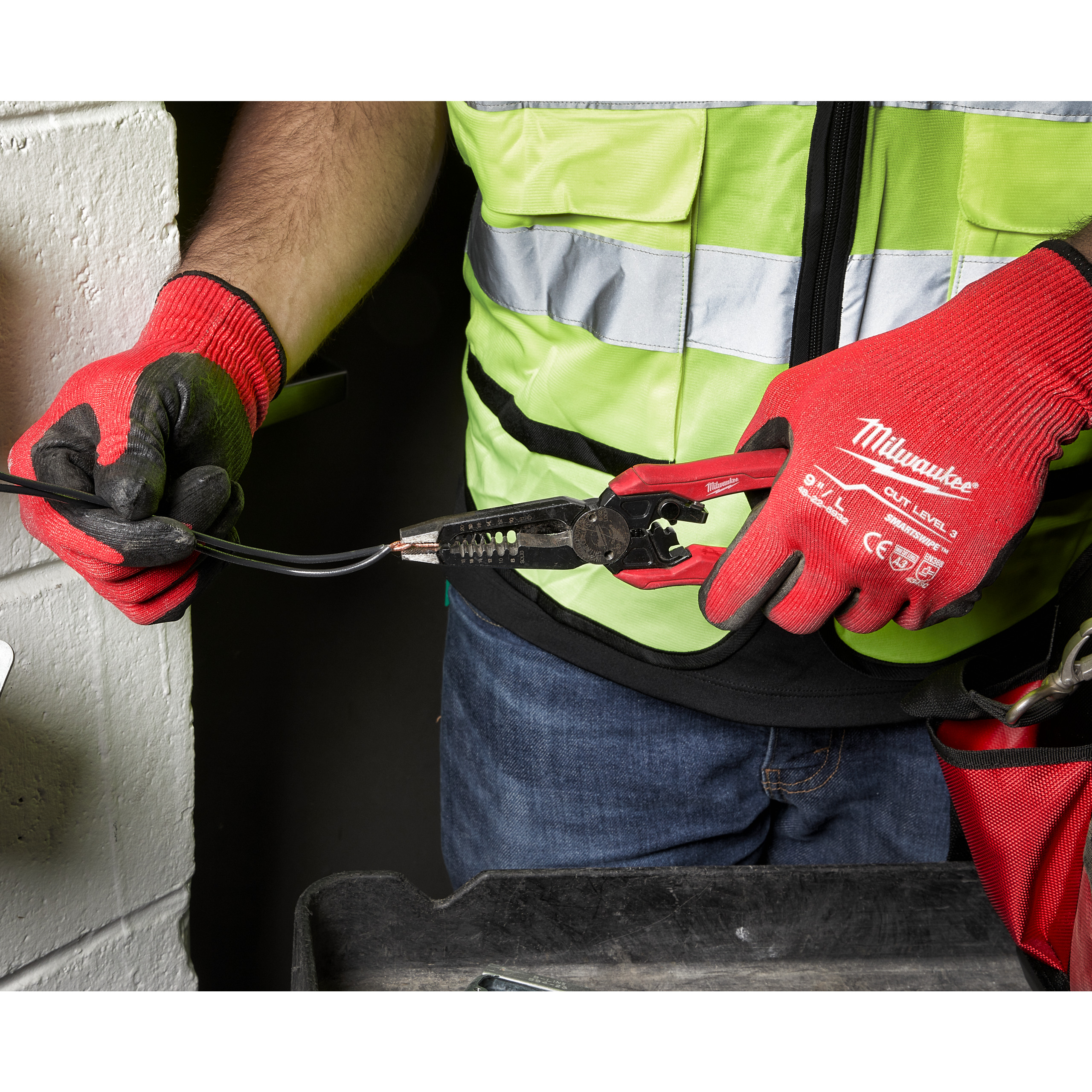 Alicate 7 en 1 pelacables 0,75 hasta 6mm 7 in 1 Combination Plier Milwaukee - Imagen 2