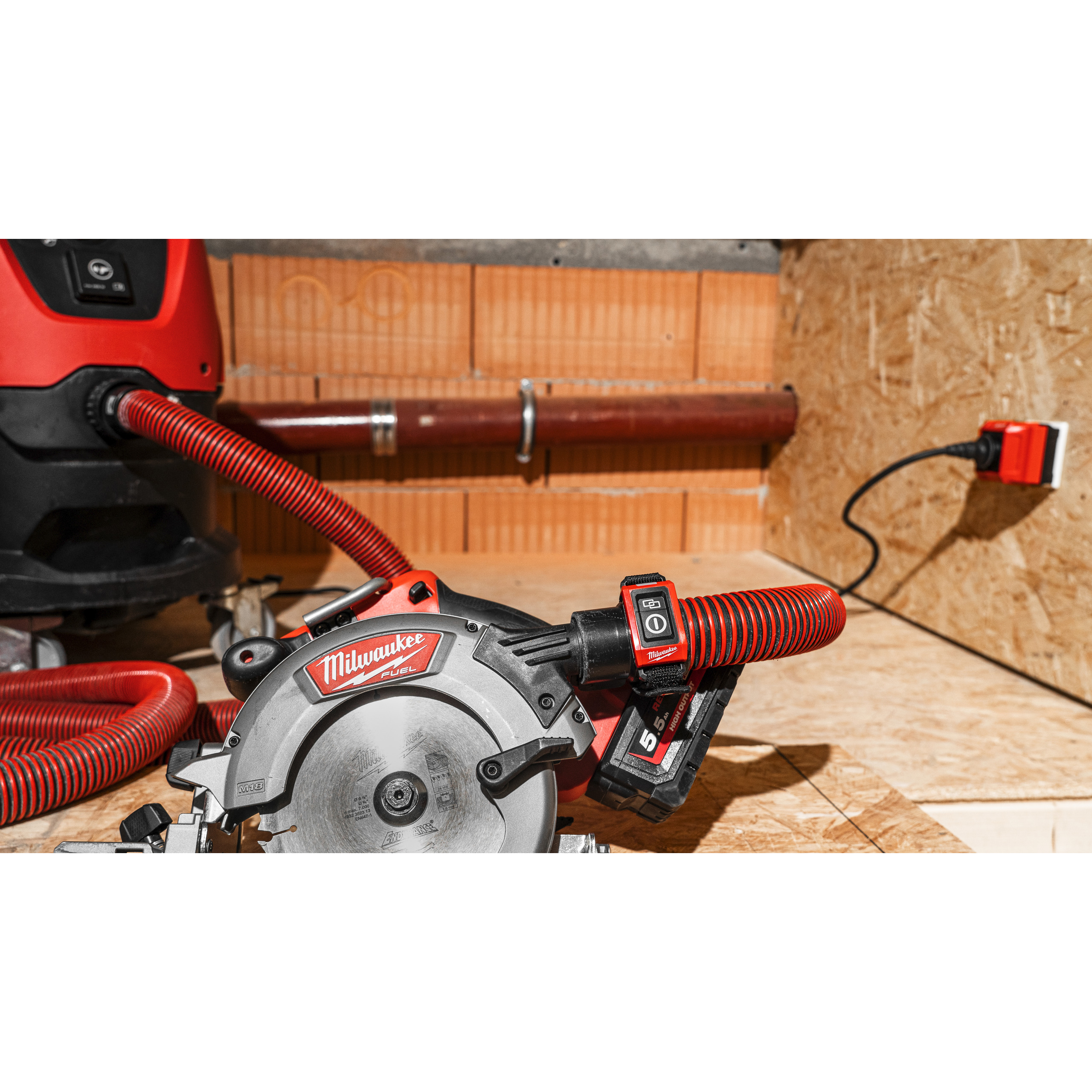 Enchufe y controlador para control remoto de aspirador Milwaukee - Imagen 4