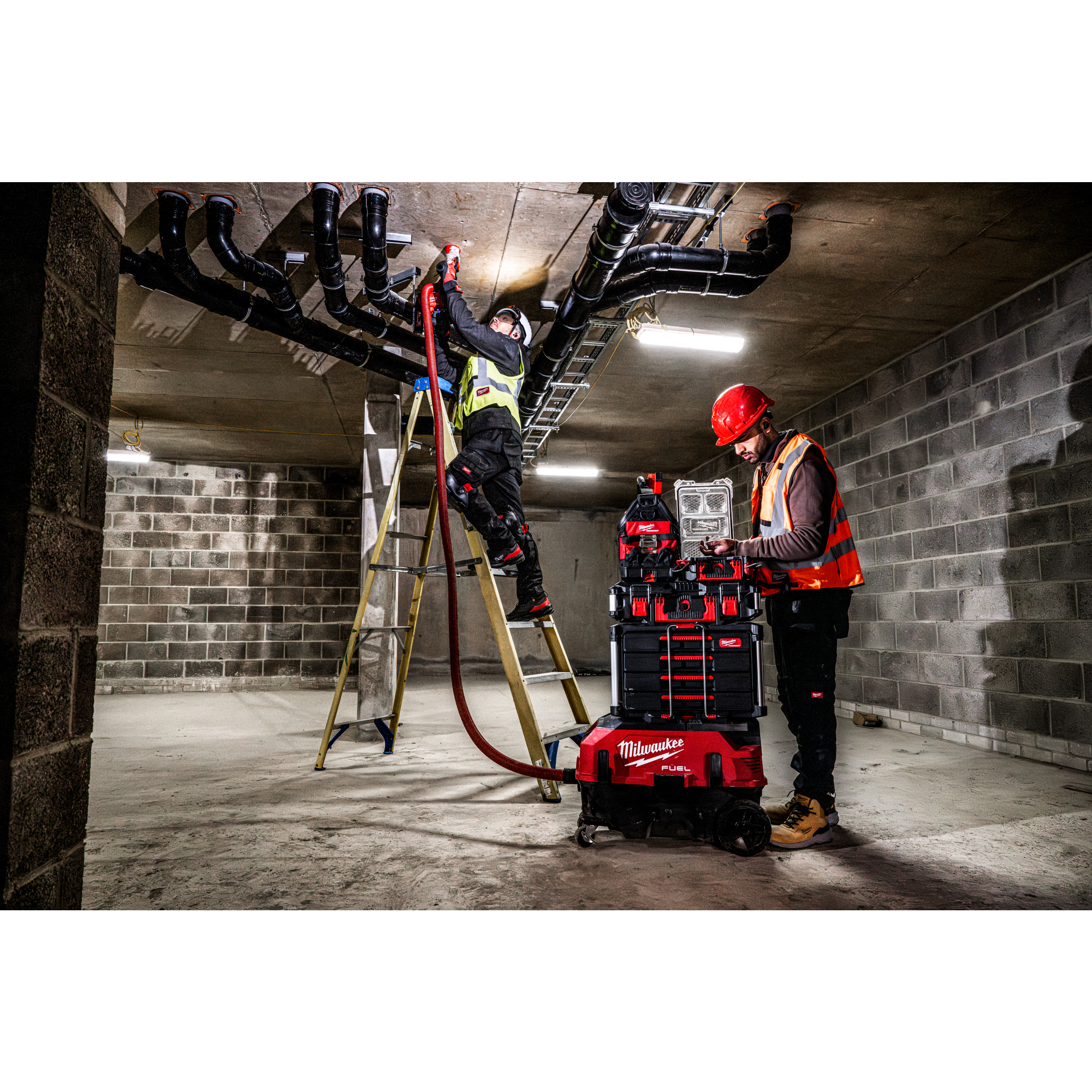 Casco BOLT™ 100 Rojo no ventilado Milwaukee - Imagen 4