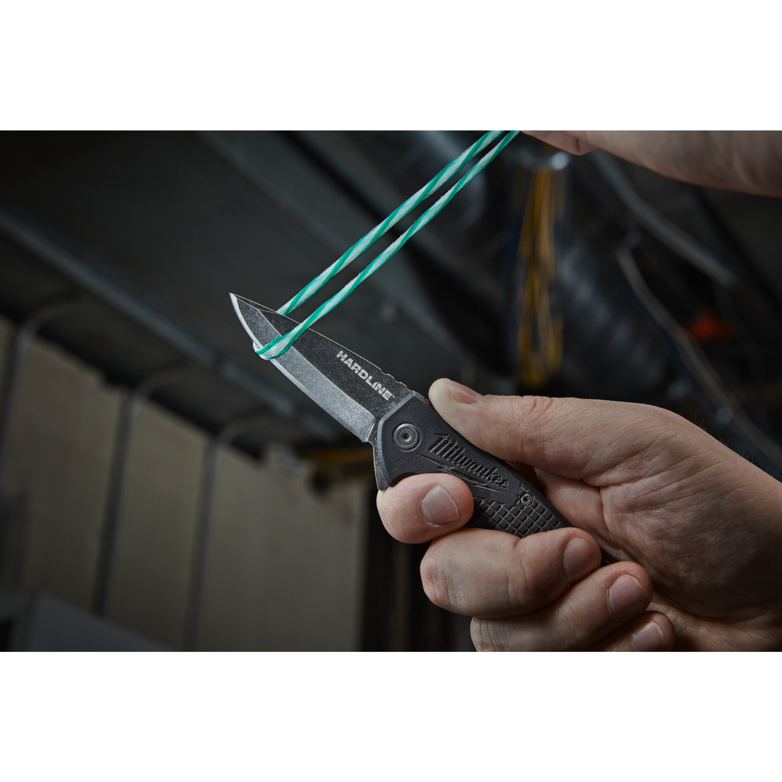 Navaja hoja afilada de 65mm HARDLINE™ Hardline folding knives Milwaukee - Imagen 4