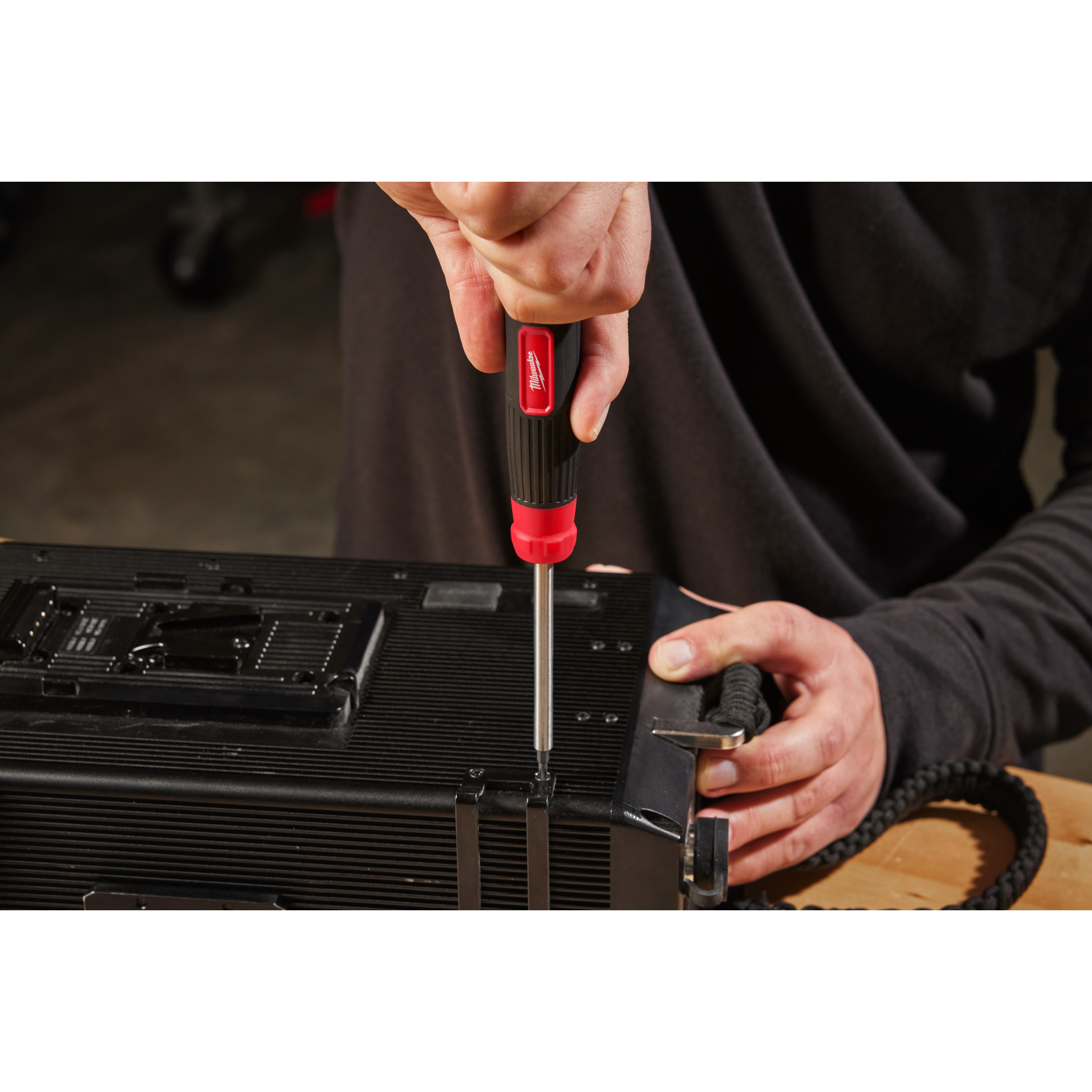 Destornillador multipuntas de precisión 27 en 1 Precision Multi-Bit Screwdriver Milwaukee - Imagen 4