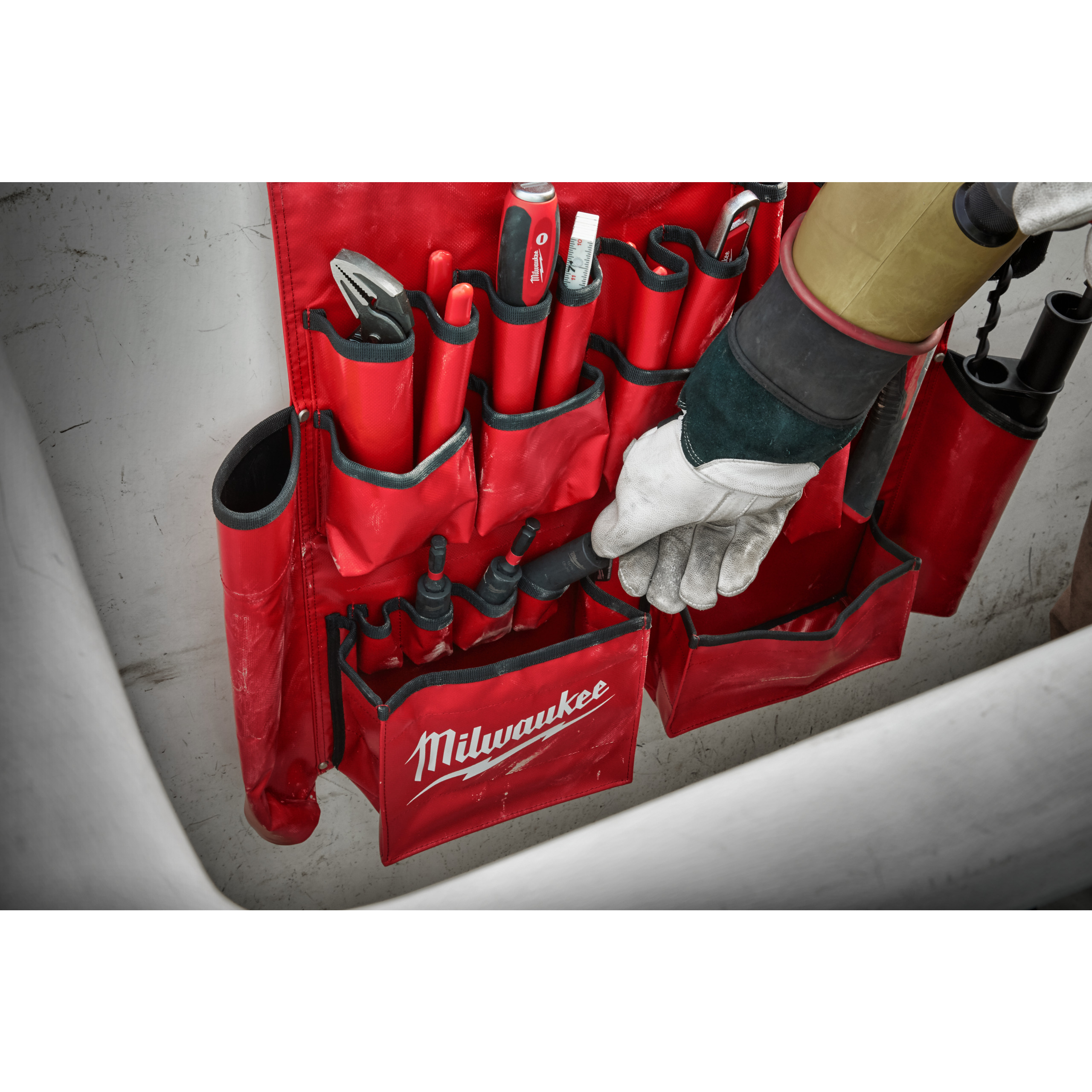 Delantal electricista con 25 bolsillos Milwaukee - Imagen 5
