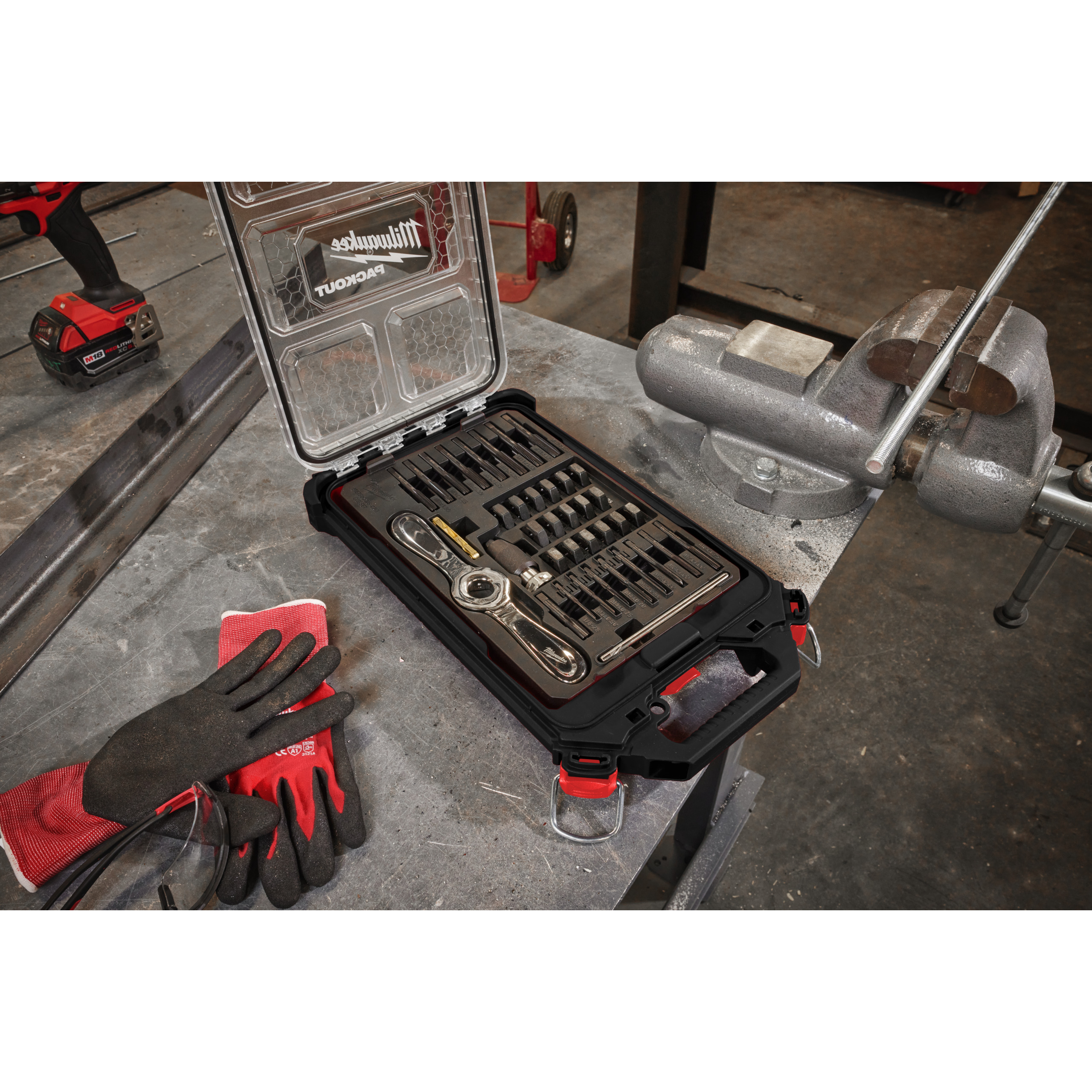 Juego de 38 piezas de machos y terrajas en organizador Slim compacto PACKOUT™ Milwaukee - Imagen 3