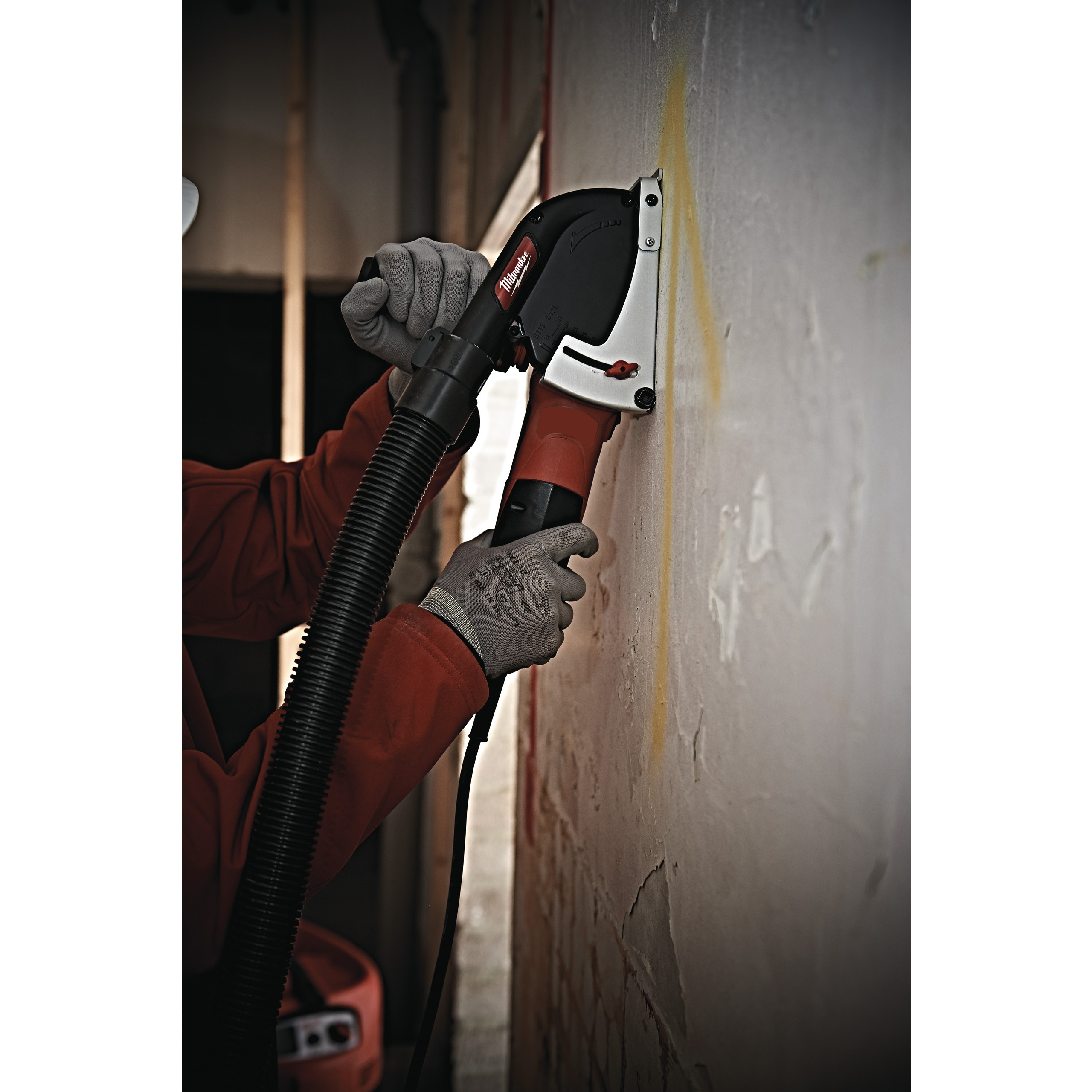 Amoladora angular 1550W con protector para corte (profundidad de 28mm) AGV 15 DSC Milwaukee - Imagen 4