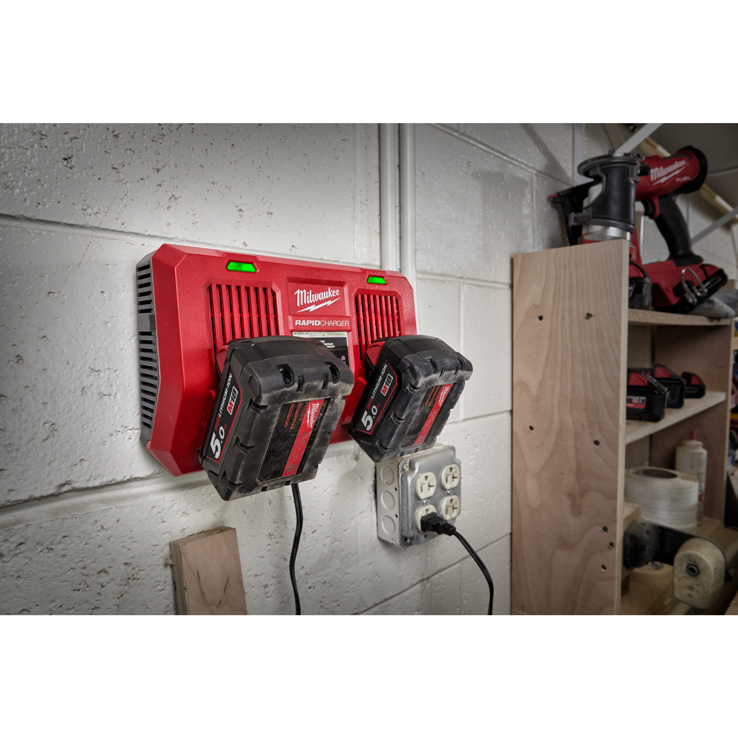 Cargador rápido doble puerto M18™ M18 DFC Milwaukee - Imagen 2