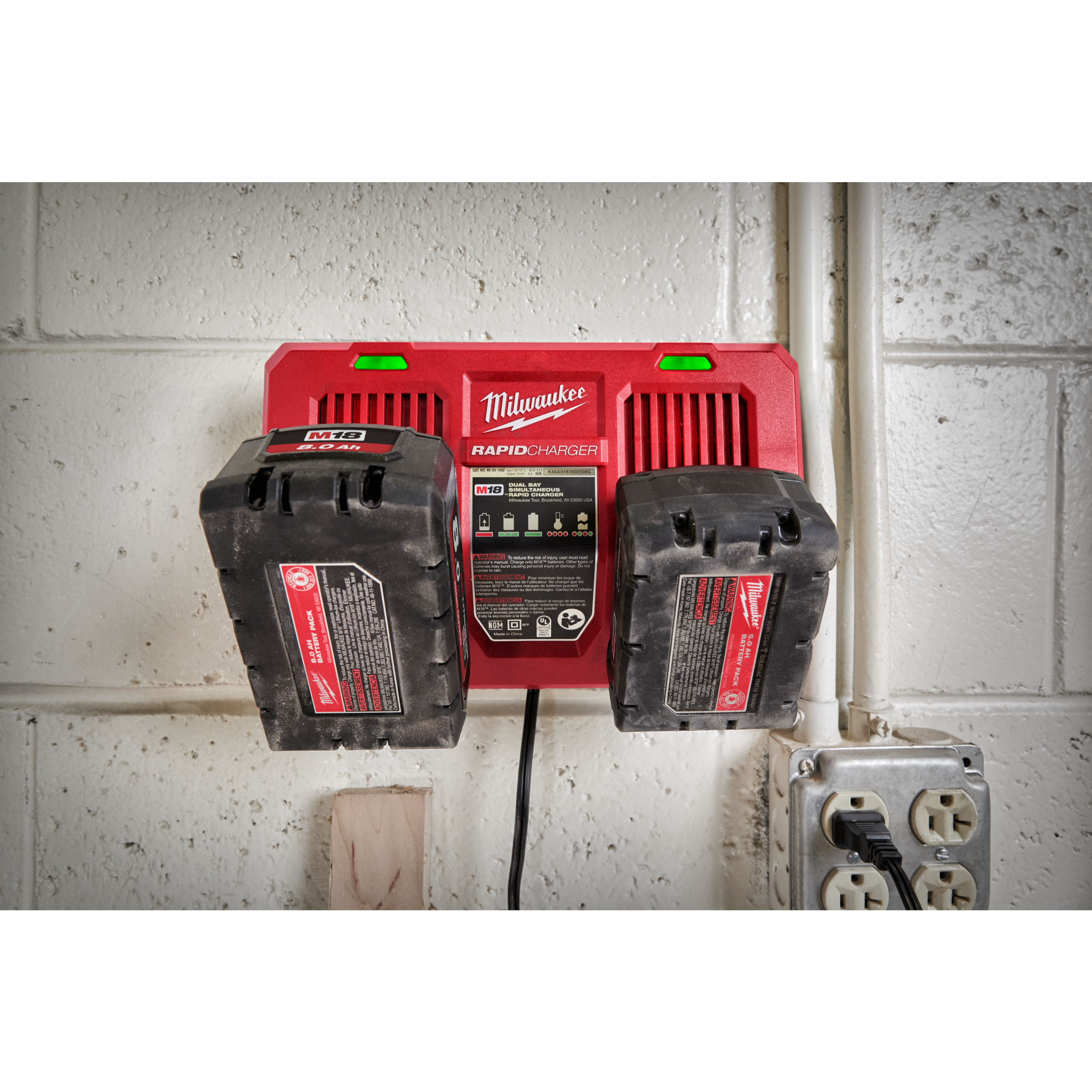 Cargador rápido doble puerto M18™ M18 DFC Milwaukee - Imagen 3