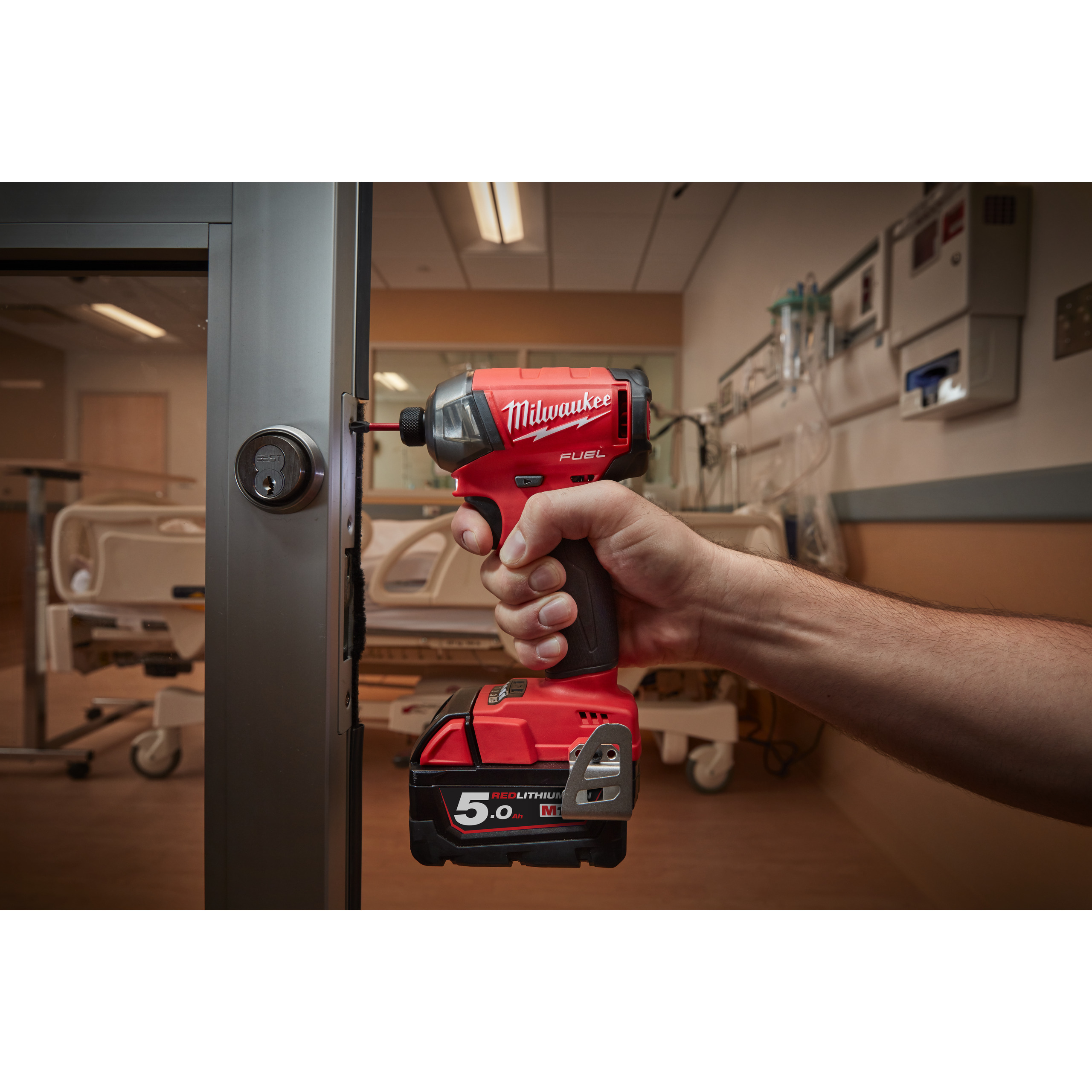 Atornillador de impacto hidráulica ¼″ M18 FUEL™ SURGE™ Milwaukee - Imagen 4