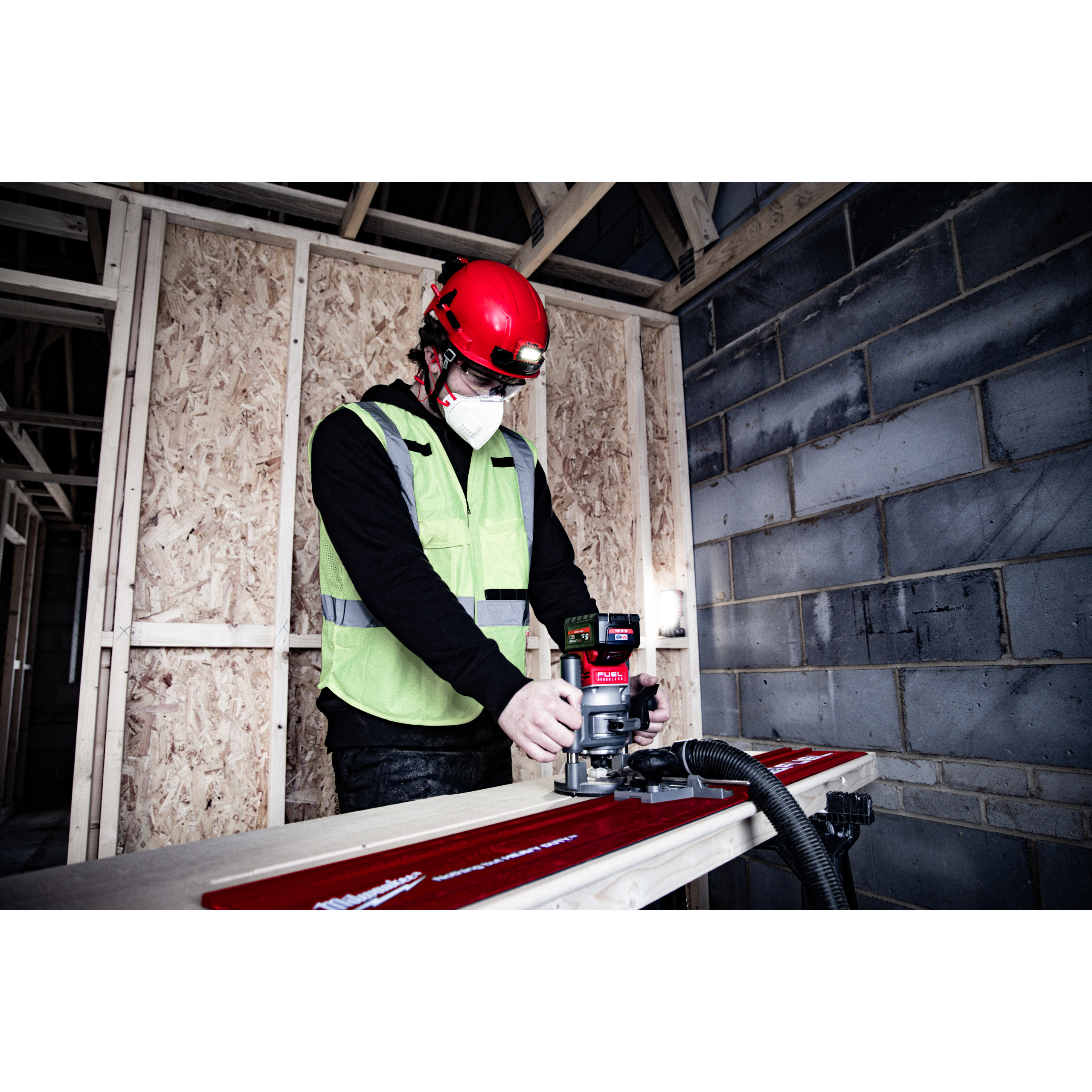 Casco BOLT™ 200 Rojo no ventilado Milwaukee - Imagen 3