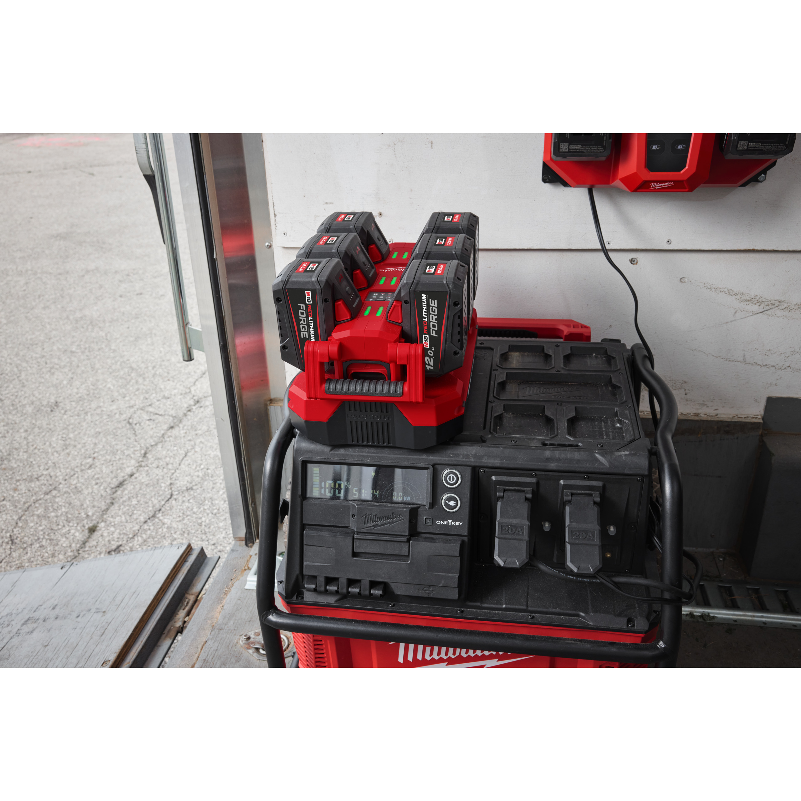 Cargador rápido de 6 bahías M18™ PACKOUT™ M18 MPC6 Milwaukee - Imagen 3