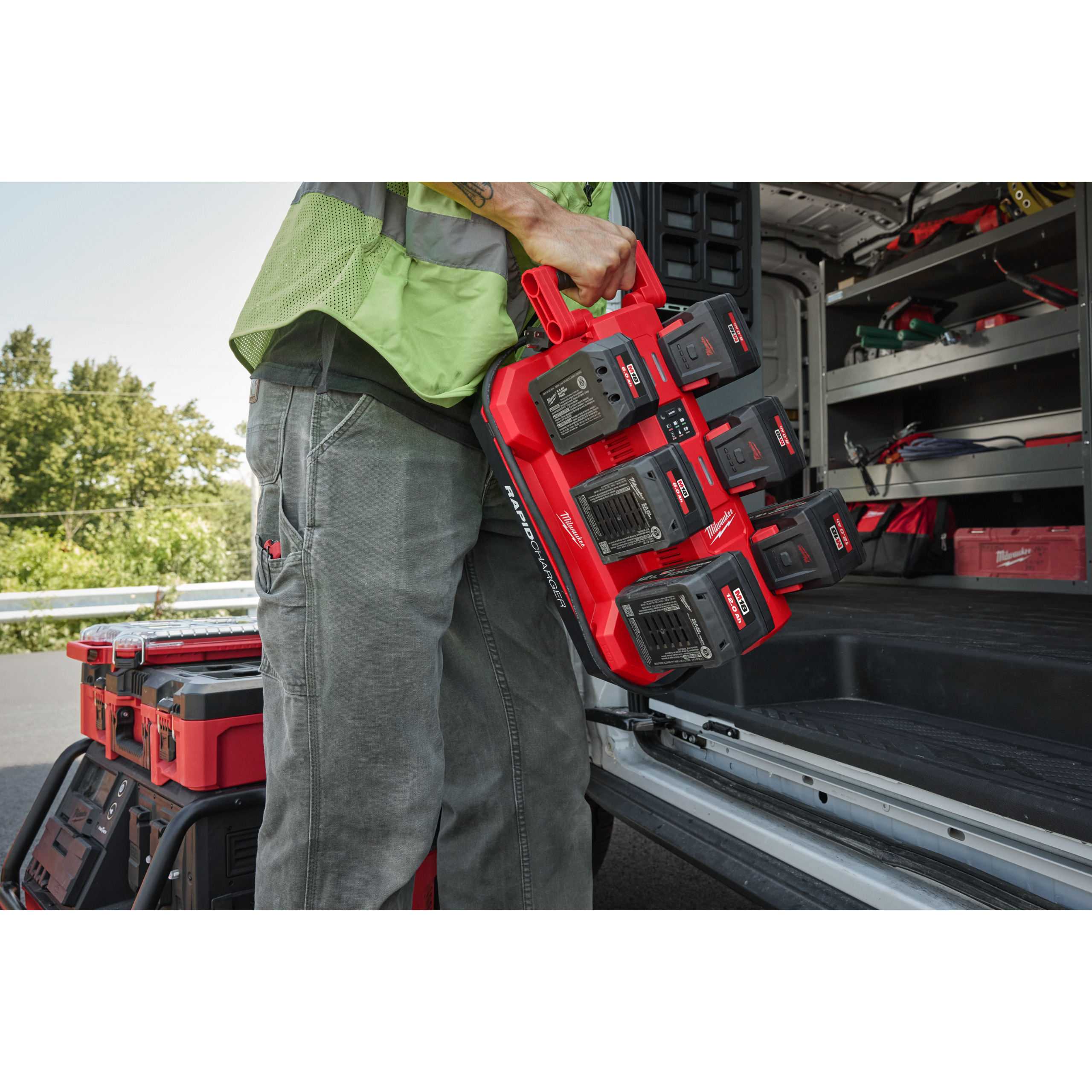 Cargador rápido de 6 bahías M18™ PACKOUT™ M18 MPC6 Milwaukee - Imagen 4