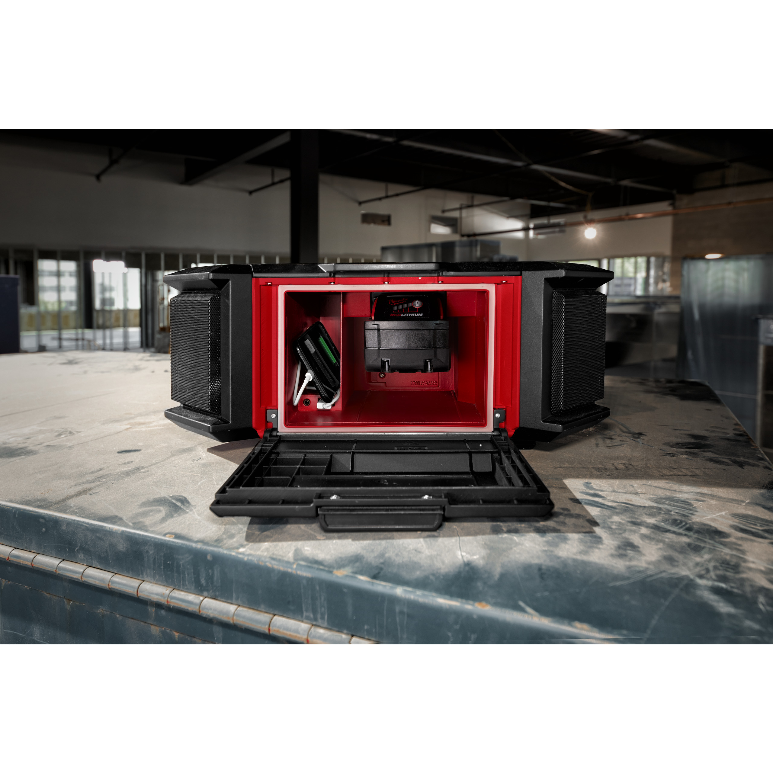 Radio/cargador de trabajo M18™ PACKOUT™ M18 PRCDAB+ Milwaukee - Imagen 6
