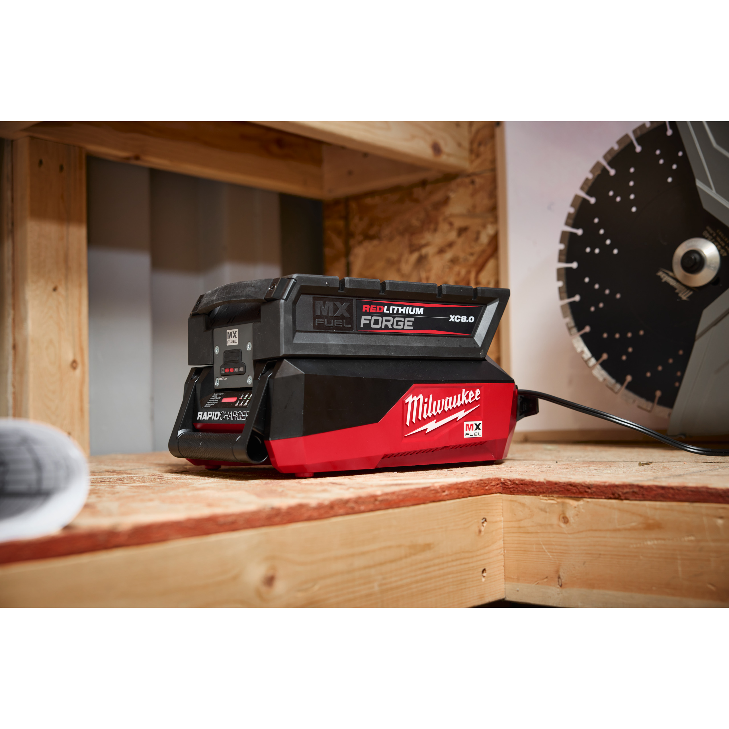 Cargador rápido MX FUEL™ MXF FC Milwaukee - Imagen 4