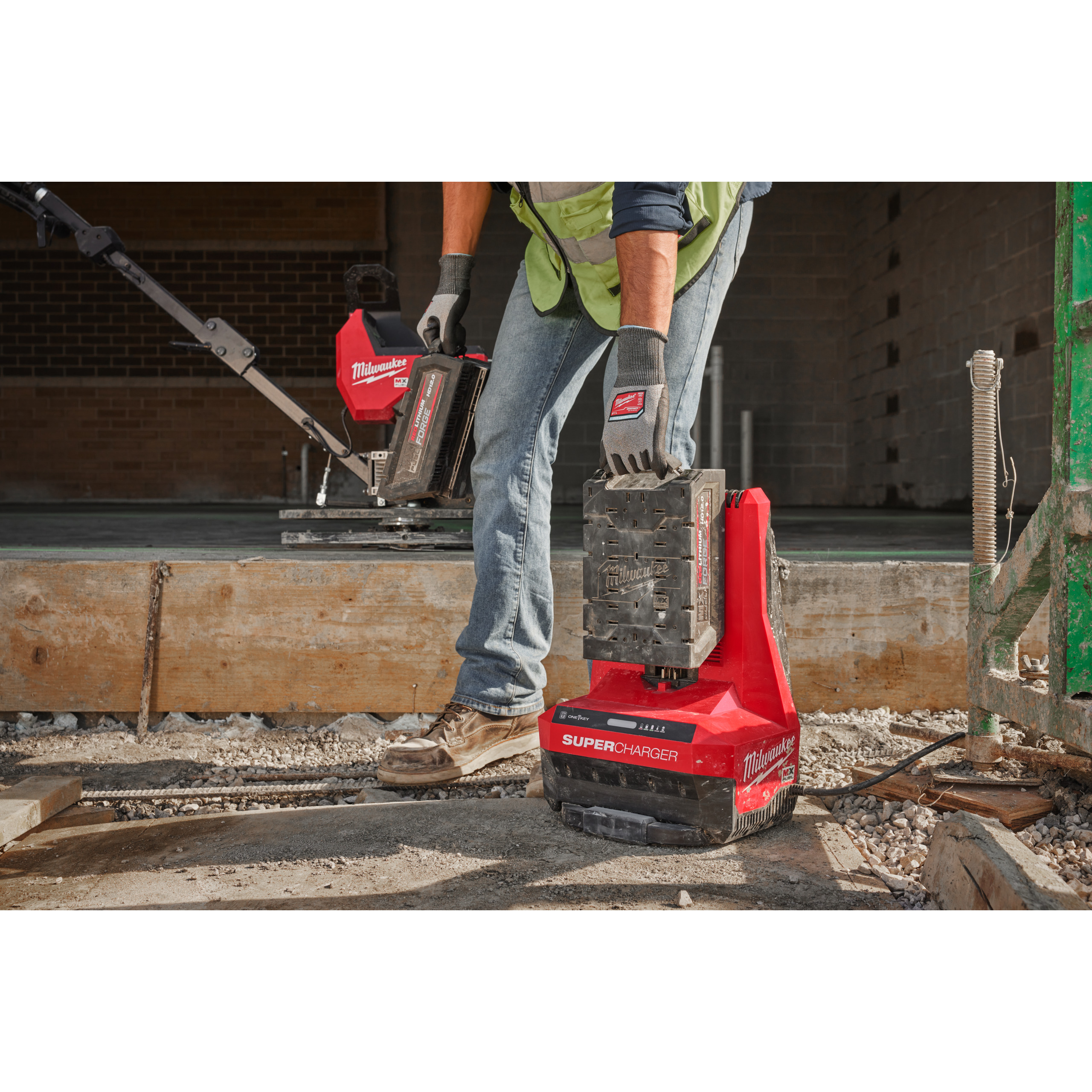 Super cargador MX FUEL™ MXF SC Milwaukee - Imagen 4