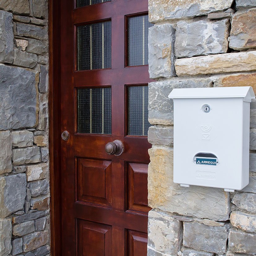 Buzón DE Plástico MOD Classic BLCO Arregui Blanco buzon exterior - Imagen 5